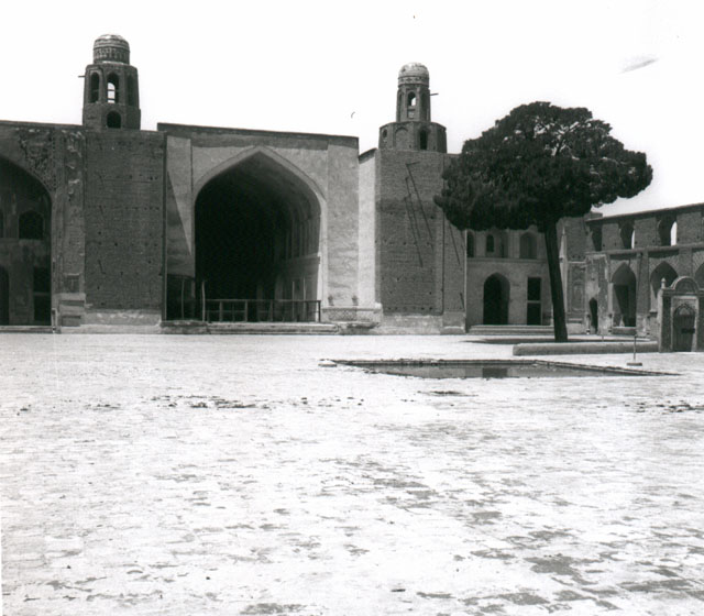 Sanctuary iwan - Byron